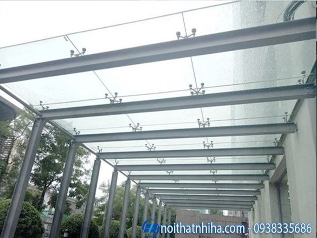 Mái kính ngoài trời